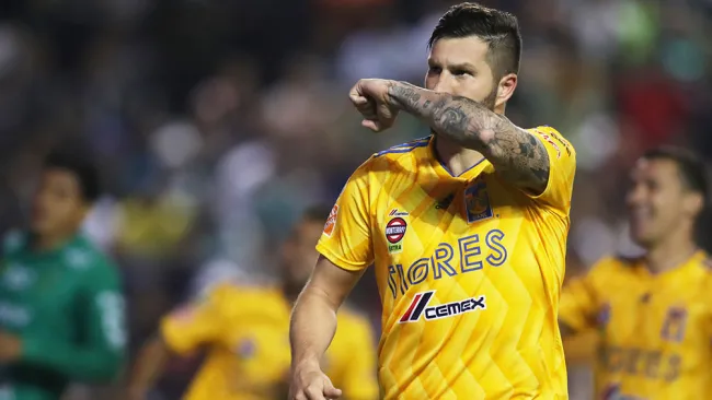 Gignac festeja un gol con Tigres