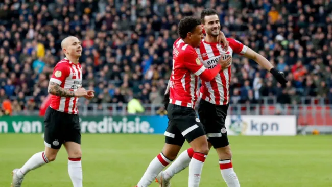 Pereiro festeja gol contra el Fortuna Sittard