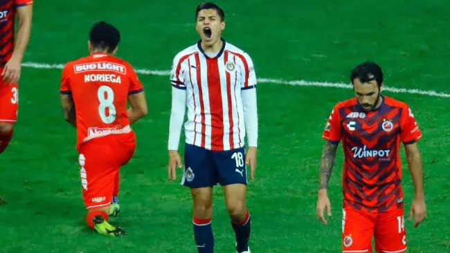 Ronaldo Cisneros en lamento durante un encuentro ante Veracruz