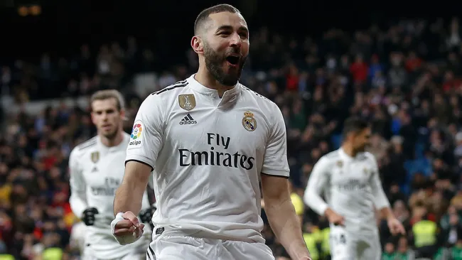 Benzema celebra gol contra el Alavés 
