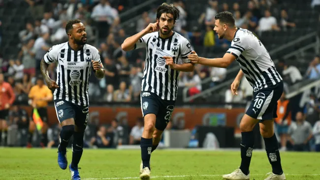 Rodolfo Pizarro celebra un gol ante Veracruz