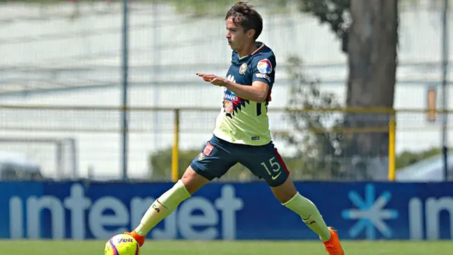 Pedro Arce en un partido del América