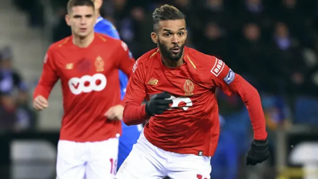 Mehdi Cacela-González durante el juego entre Standard y Genk