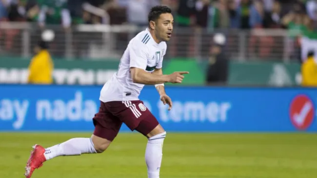 Marco Fabián en festejo de gol con la Selección