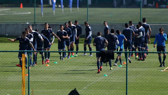 Jugadores de Cruz Azul en el entrenamiento