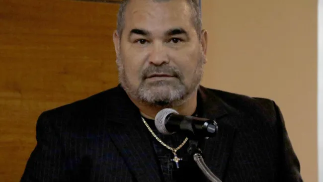 José Luis Chilavert platica ante los medios 