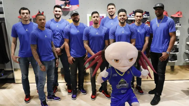 Jugadores de los Capitanes durante el evento