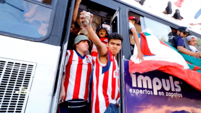 Aficionados de Chivas previo al Clásico Tapatío 