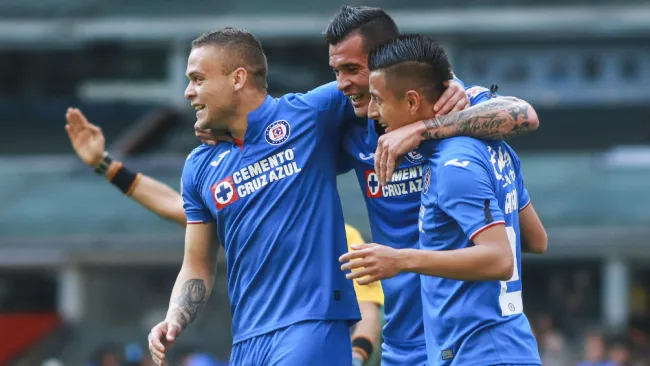 Cruz Azul festeja anotación frente a Santos Laguna 