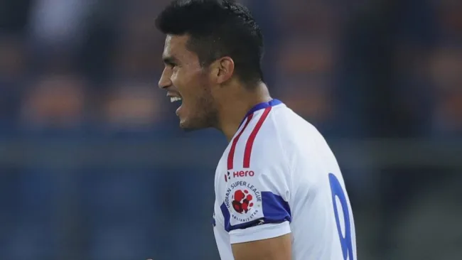 Dávila celebra su anotación con el Delhi Dynamos