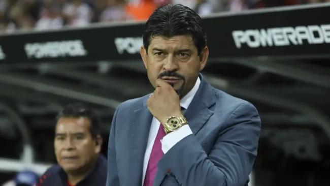 Pepe Cardozo durante un partido de Chivas