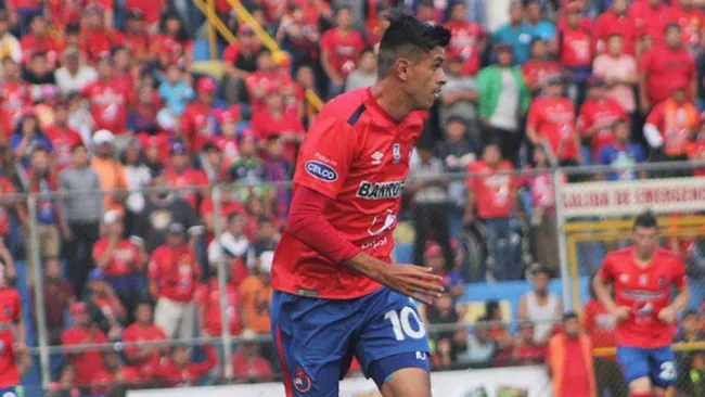Arce disputa un duelo en la Liga de Guatemala 
