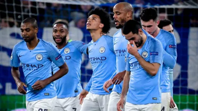 Jugadores del Manchester City en el partido vs Schalke 04 
