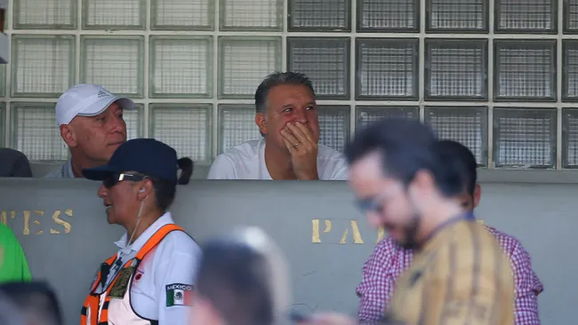 Martino en los palcos de CU en el juego vs América