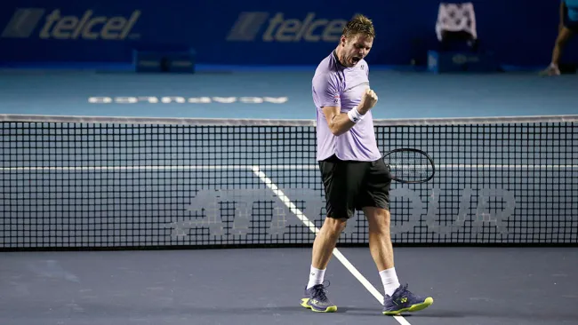 Stan Wawrinka celebra su victoria en el Abierto Mexicano de Tenis