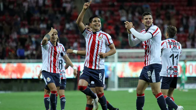 Chivas le dio la vuelta a San Luis y avanzó a Cuartos de Final