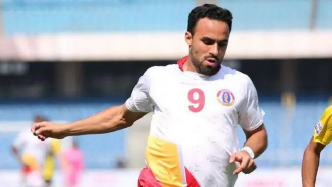 Enrique Esqueda durante un partido