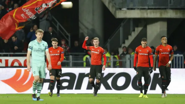 Rennes celebra anotación frente al Arsenal 