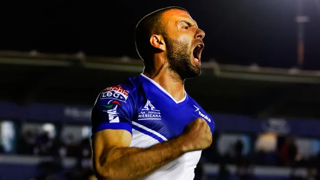 Tito Villa, en uno de sus últimos partidos con el Celaya