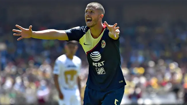 Guido Rodríguez en un partido del América