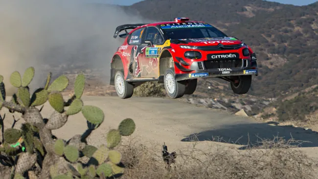 Sébastien Ogier durante la carrera