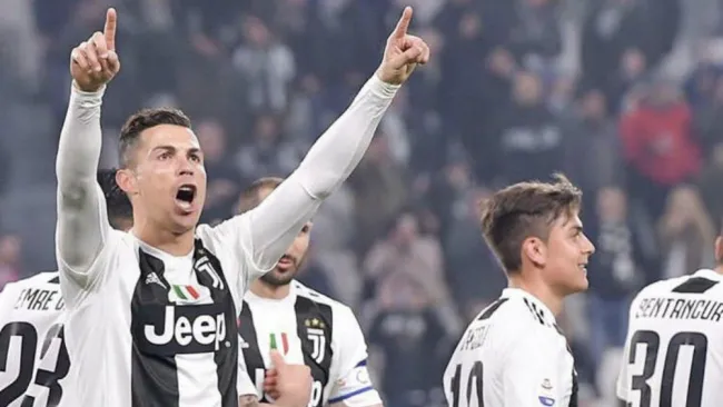 Cristiano festeja gol con Juventus