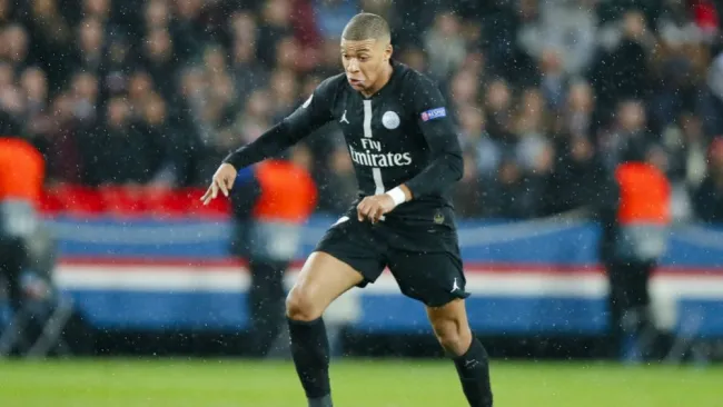 Mbappé, durante un juego del PSG
