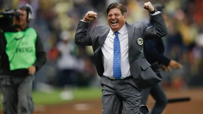 Piojo Herrera festeja el tanto que le dio el triunfo a los de Coapa