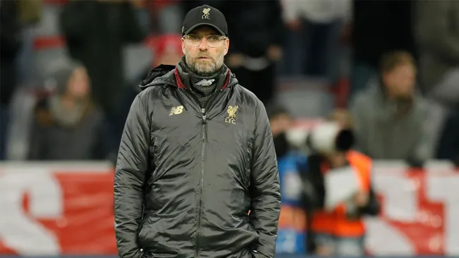 Klopp dirigiendo al Liverpool en la Champions League 