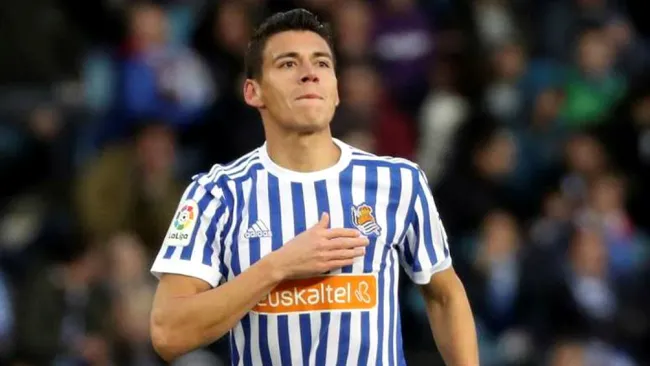 Héctor Moreno durante un partido con la Real Sociedad 