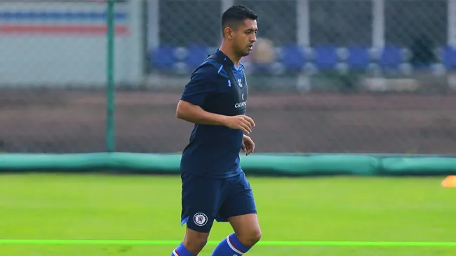 Elías Hernández en entrenamiento con el Cruz Azul 