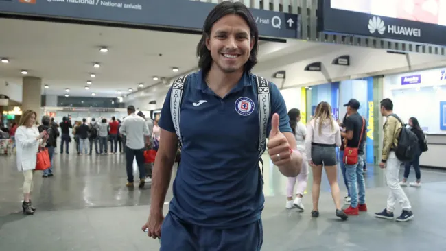 Gerardo Flores arriba a la Ciudad de México