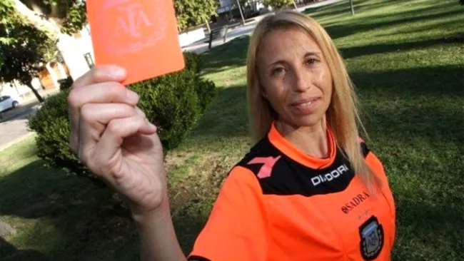 Rosana Paz jueza en línea de 46 años 