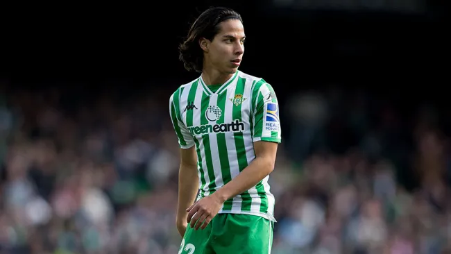 Diego Lainez, en juego del Betis 
