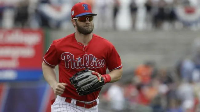 Bryce Harper durante un juego de los Philadelphia Phillies