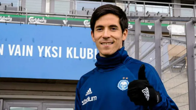 Bueno durante su presentación con el Helsiki