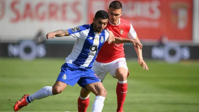 Corona durante el partido contra Braga