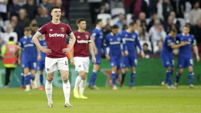 Declan Rice decepcionado tras un gol del Everton