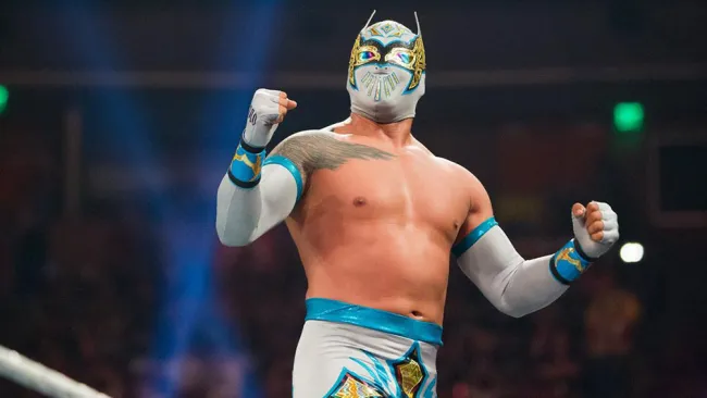 Sin Cara en una lucha con la WWE