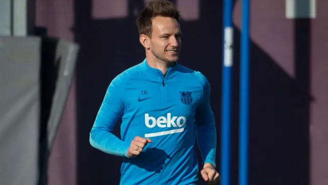 Rakitic, durante un entrenamiento con el Barcelona
