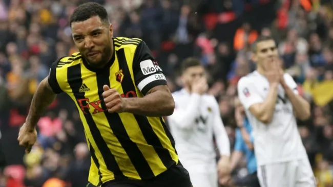 Troy Deeney celebra durante partido contra Wolves