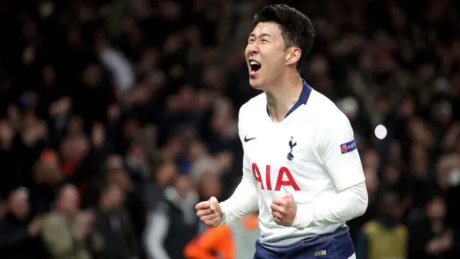 Heung-min Son celebra gol contra el Manchester City