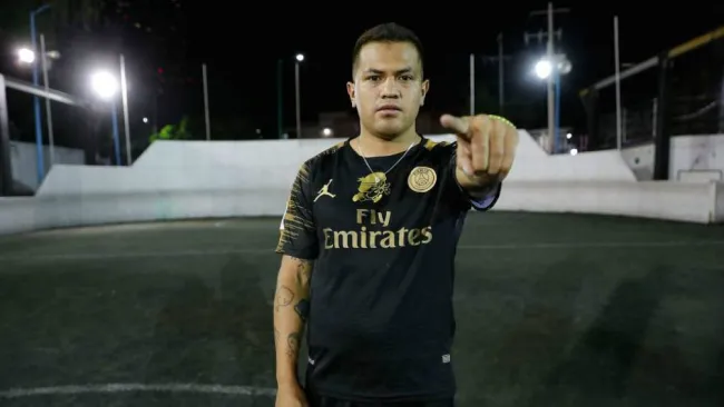 Irving Zagaceta posa ante la lente de RÉCORD