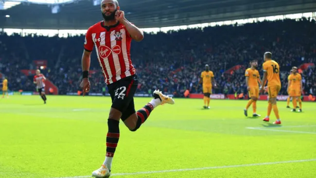 Redmond celebra gol contra el Wolverhampton 