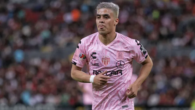 Brian Fernández, durante juego del Necaxa