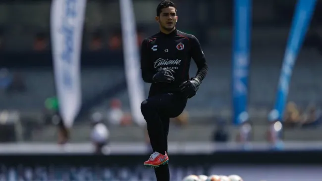 Carlos Higuera, en calentamiento en CU