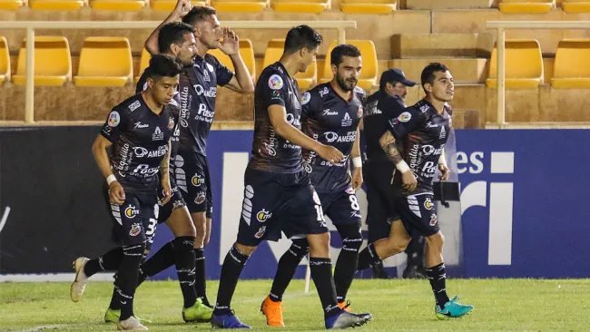 Alebrijes de Oaxaca festejan triunfo ante Mineros