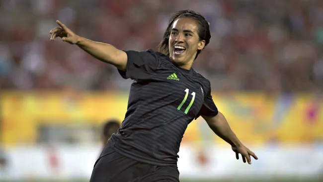 Mónica Ocampo celebra anotación con la Selección Mexicana