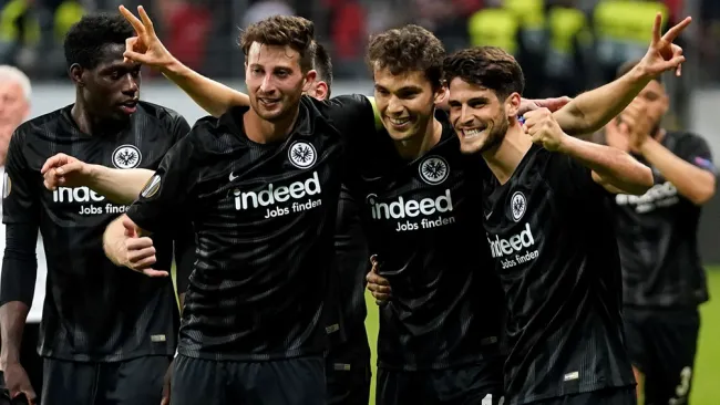 Frankfurt festeja triunfo ante Benfica en Europa League