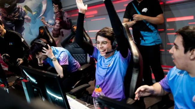 Leza festeja un triunfo con Rainbow7